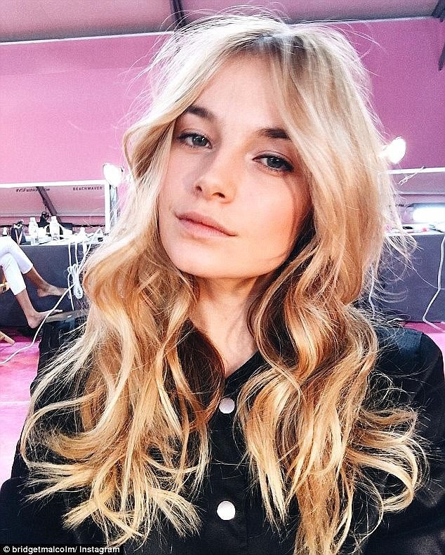 Người mẫu Victoria’s Secret căm ghét bản thân khi soi gương - 1 Người mẫu Úc từng trình diễn trong show của hãng đồ nội y Victoria’s Secret - Bridget Malcolm (26 tuổi)