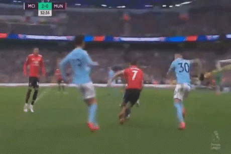 Dẫn trước tới hai bàn, Man City vẫn bị MU quật ngã - 3 Dẫn trước tới hai bàn, Man City vẫn bị MU quật ngã - 3