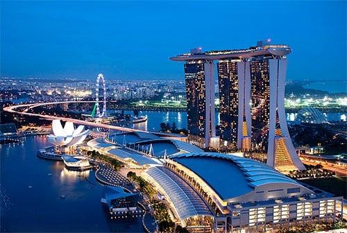 
Từ Marina Bay Sands tại Singapore…
