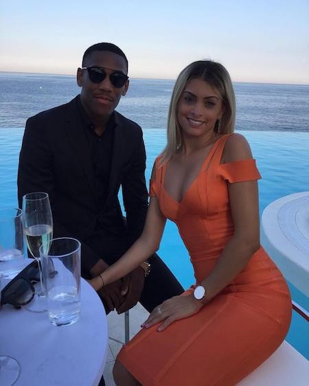 Chiêm ngưỡng vẻ đẹp bốc lửa của bạn gái cầu thủ MU - 5 Melanie Da Cruz và Anthony Martial sắp sửa “lên chức”