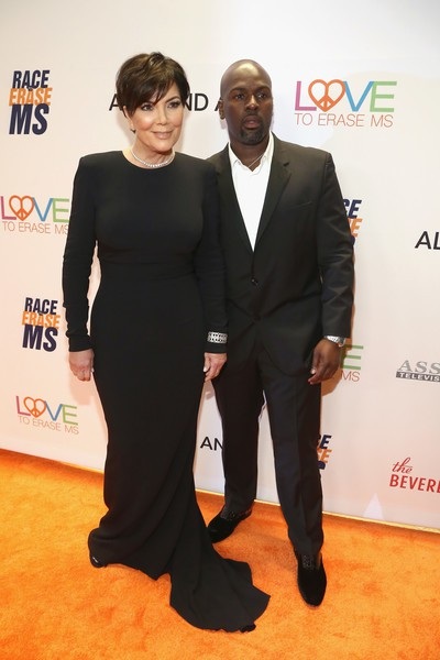 Mẹ cô Kim đẹp đôi bên bạn trai kém 29 tuổi - 5
Corey Gamble trở nên nổi tiếng từ khi hẹn hò với mẹ cô Kim. Anh thậm chí kém tuổi con thứ 3 của bạn gái