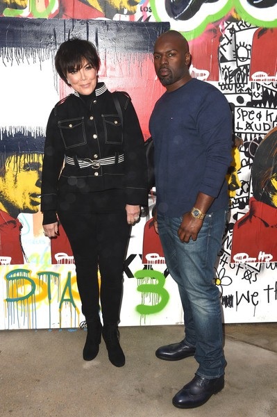 Mẹ cô Kim đẹp đôi bên bạn trai kém 29 tuổi - 6
Corey Gamble thường xuyên hộ tống bạn gái nổi tiếng dự các sự kiện lớn nhỏ