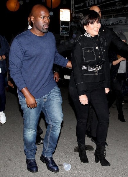 Mẹ cô Kim đẹp đôi bên bạn trai kém 29 tuổi - 7
Bà Kris Jenner rất hạnh phúc trong tình yêu nhưng hiếm khi chia sẻ về chuyện tình cảm của mình.