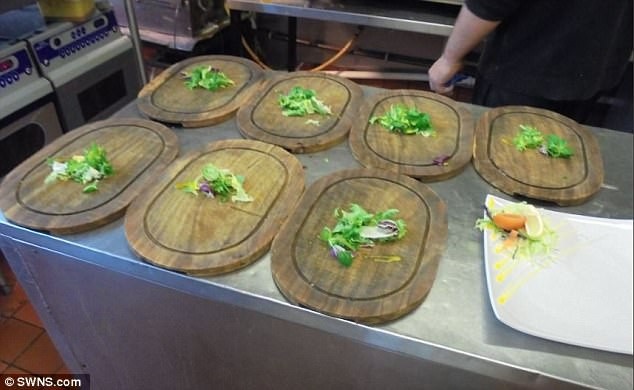 Những chiếc đĩa gỗ những tưởng giúp nhà hàng trở nên ấn tượng hơn trong mắt thực khách cuối cùng lại khiến họ bị phạt một số tiền không nhỏ.