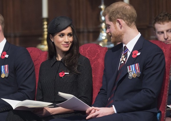 Hé lộ tượng hoàng tử và công nương nước Anh - 7
Meghan Markle và chồng sắp cưới ngoài đời thật
