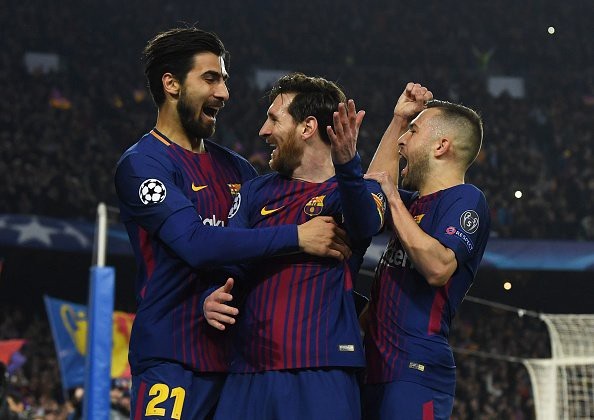 Barcelona “đại phẫu” đội hình: 8 cầu thủ ra đường - 1 Andre Gomes (trái) nằm trong danh sách thanh lý của Barcelona