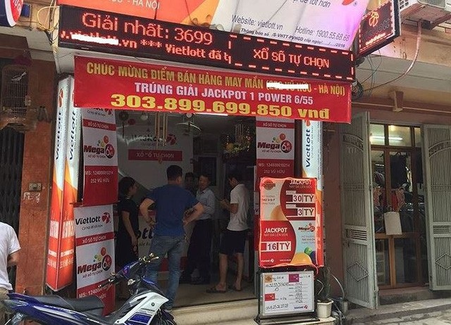 Vé trúng giải Vietlott 300 tỷ đồng đã tan...trong máy giặt hoặc ở một...sọt rác? - 1
Đại lý Vietlott, nơi bán vé số Vietlott trúng giải hơn 300 tỷ đồng.