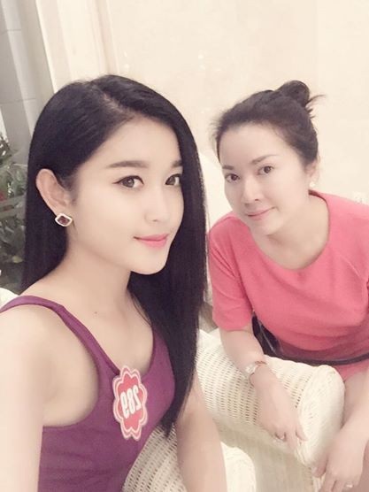 Bất ngờ nhan sắc mẹ các Hoa hậu, Á hậu chẳng thua kém gì con gái - 16 Bất ngờ nhan sắc mẹ các Hoa hậu, Á hậu chẳng thua kém gì con gái - 16
