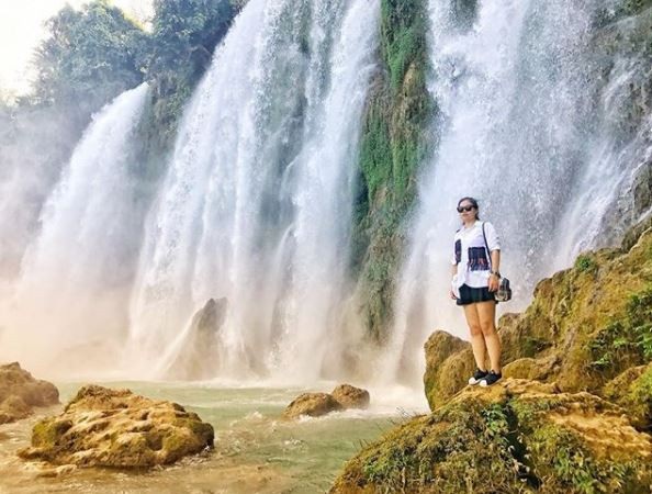 Chiêm ngưỡng vẻ đẹp "nghẹt thở" của thác nước đẹp nhất Việt Nam - 8 Sau khi khám phá vẻ đẹp của thác Bản Giốc, bạn có thể dành thời gian tham quan Động Ngườm Ngao nơi sở hữu hệ thống nhũ đá và măng đá kỳ thú, sinh động. Ảnh: @ntq248