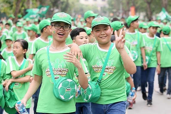Hành trình 5 năm ngày hội đi bộ: Sự cam kết lâu dài vì thế hệ Việt Nam năng động - 1 5 năm qua, Ngày hội đi bộ vì thế hệ Việt Nam năng động đã trở thành sự kiện được các em học sinh hào hứng đón chờ nhất trong năm.