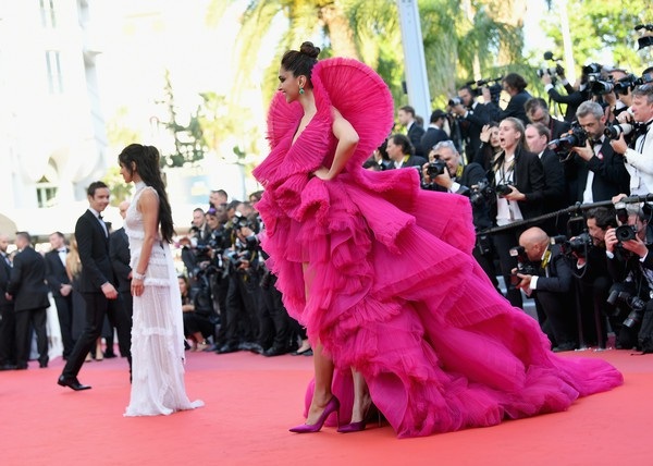 
Người đẹp sỉnha tại Đan Mạch, lớn lên tại Bangalore, Ấn Độ
