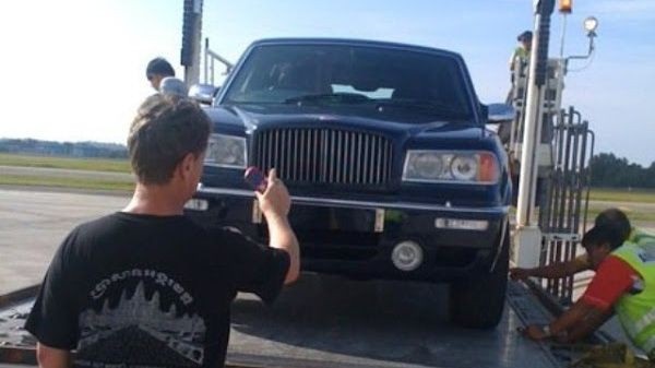 Rolls-Royce Cullinan giống một mẫu xe Bentley cách đây 20 năm - 2 Rolls-Royce Cullinan giống một mẫu xe Bentley cách đây 20 năm - 2