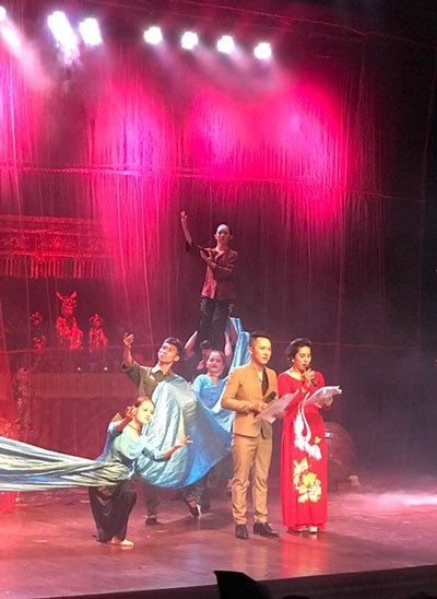 Hình ảnh tại buổi ra mắt phim Mẹ Việt - Tín ngưỡng thờ Mẫu của người Việt ngày 12/5 tại Hà Nội.