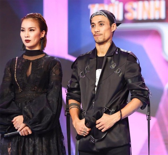 Sau khi vũ công Phạm Lịch bất ngờ lên tiếng tố cáo Phạm Anh Khoa gạ tình thì Nga My - vũ công vũ đoàn Bước nhảy cũng lên tiếng “tố” Phạm Anh Khoa từng rủ cô tới khách sạn và nhà riêng vào lúc nửa đêm.
