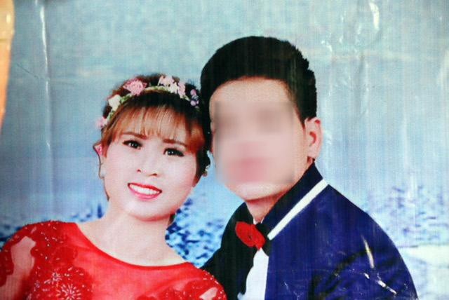 Đầu độc chồng và con riêng bằng thuốc chuột - 3 Ảnh cưới của Móc và chồng.