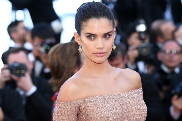 
Sara Sampaio là thiên thần của hãng Victorias Secret từ năm 2015

 
