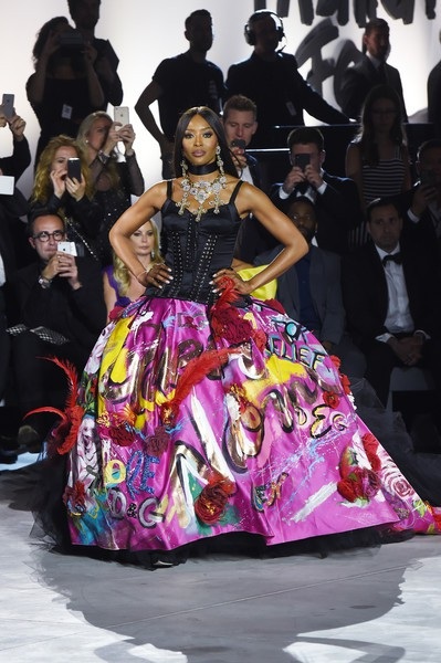 Naomi Campbell trẻ đẹp đáng ngưỡng mộ ở tuổi 48 - 8
Naomi ở tuổi 48 chưa từng kết hôn hay sinh con