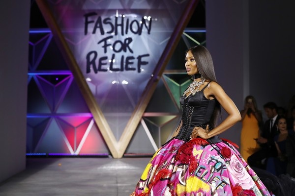 Naomi Campbell trẻ đẹp đáng ngưỡng mộ ở tuổi 48 - 9
Chân dài cao 1,77m dành hết thời trang cho công việc và các dự án từ thiện.