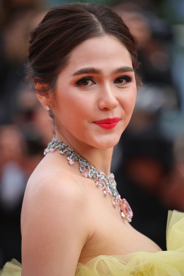 Vẻ đẹp yêu kiều của minh tinh Thái Lan - 8
Người đẹp 37 tuổi là biểu tượng thời trang trên toàn châu Á