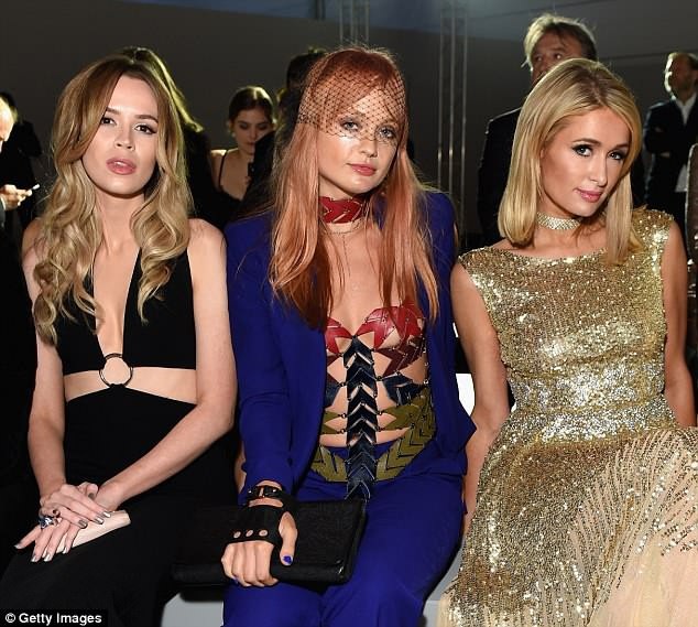 
Paris vẫn khá quyến rũ và xinh đẹp dù đã 37 tuổi.
