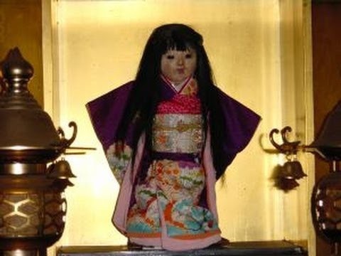 Ngôi đền cổ hút khách nhờ lời đồn bí ẩn về câu chuyện búp bê tóc tự mọc dài - 1 Búp bê Okiku trong ngôi đền