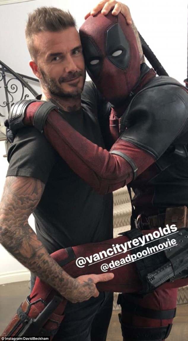 David Beckham dịu dàng hôn môi con gái cưng - 11
David khoe ảnh chụp chung với Ryan Reynolds sau khi có thông tin về xung đột, hiểu lầm giữa hai người.