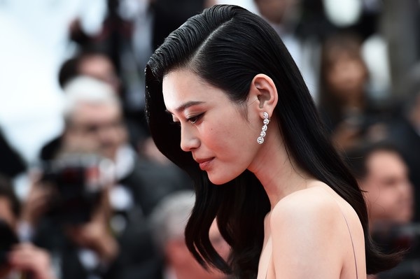 Siêu mẫu từng ngã sấp mặt trong show Victoria's Secret tỏa sáng tại Cannes - 9 Siêu mẫu từng ngã sấp mặt trong show Victoria's Secret tỏa sáng tại Cannes - 9