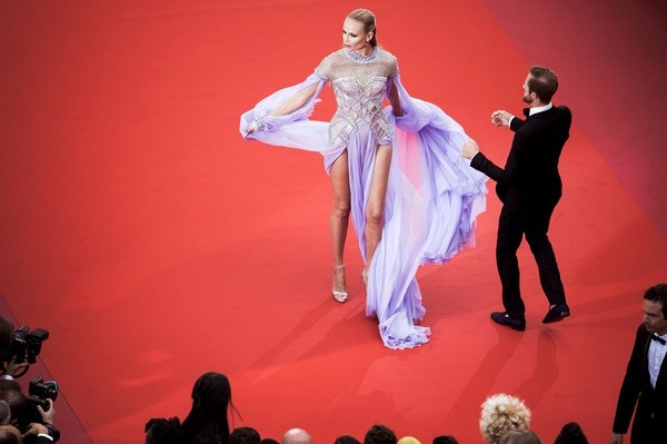 
Siêu mẫu 33 tuổi khoe dáng thanh mảnh đáng ngưỡng mộ
