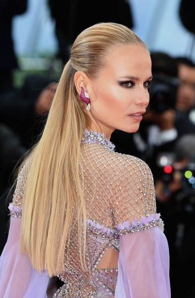 Natasha Poly khoe chân dài miên man - 17