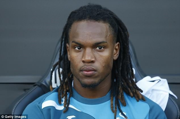 Renato Sanches bị loại khỏi tuyển Bồ Đào Nha dự World Cup 2018 - 1
Renato Sanches đã trải qua một mùa giải bết bát cùng CLB Swansea