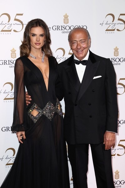 Alessandra Ambrosio diện dàn váy đen gợi cảm tại Cannes - 7 Alessandra Ambrosio diện dàn váy đen gợi cảm tại Cannes - 7