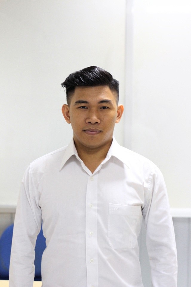 14h ngày 21/5: Tư vấn “Top ngành nghề thời 4.0 nhiều việc làm” - 4
Ông Trương Quốc Phong - Network Engineer tại Công ty Hệ Thống Thông Tin FPT (FPT Information System) - cựu sinh viên FPT Jetking với chia sẻ về thực trạng của ngành CNTT, nhu cầu tuyển dụng & sự phân bổ nguồn nhân lực CNTT trong thị trường lao động Việt Nam hiện nay.