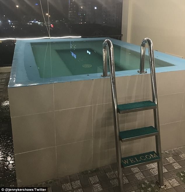 Khách Tây “té ngửa” khi đặt khách sạn ở Việt Nam qua mạng - 3 Nhưng thực tế đây mới là bể bơi của khách sạn