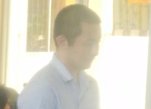 Nghi vợ có bồ, chồng bị đâm chết - 1 Bị cáo Dương Minh Trọng tại tòa.