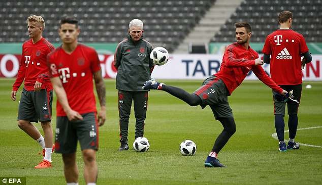 Trở lại Bayern Munich, thủ môn Neuer sẵn sàng cho World Cup 2018 - 8
Bayern Munich sẵn sàng kết thúc mùa giải 2017-18 trong êm đẹp