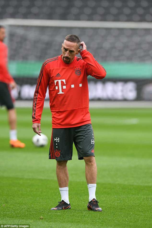 Trở lại Bayern Munich, thủ môn Neuer sẵn sàng cho World Cup 2018 - 7
Ribery đã bình phục chấn thương và sẽ ra sân tối nay