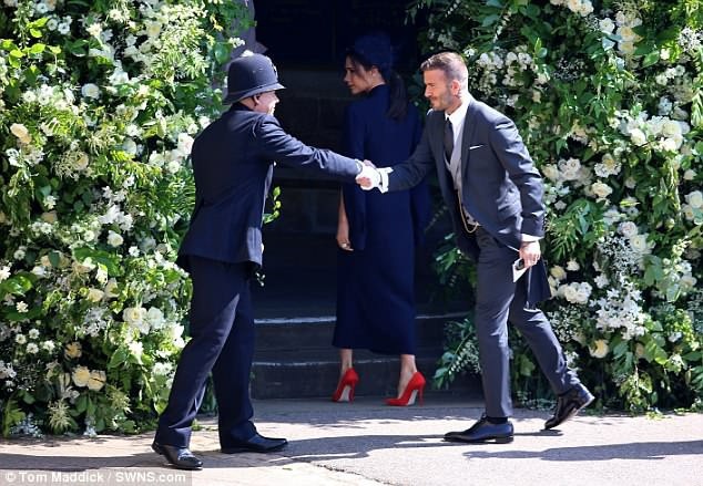 Vợ chồng Beckham nổi bật giữa dàn sao tham dự đám cưới của hoàng tử Harry - 7