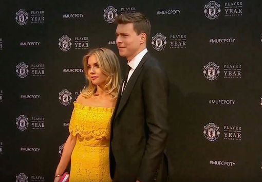 Mourinho gây sốc với quyết định chọn Cầu thủ xuất sắc nhất MU - 5
Hậu vệ Victor Lindelof và hôn thê Maja Nilsson