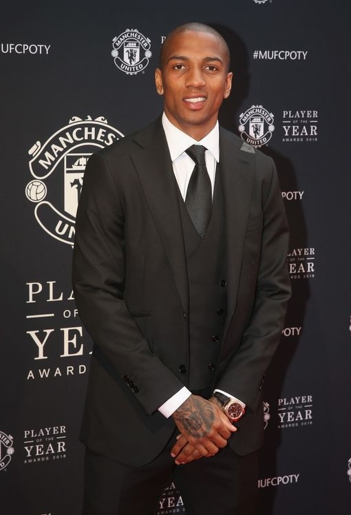 Mourinho gây sốc với quyết định chọn Cầu thủ xuất sắc nhất MU - 10
Ashley Young