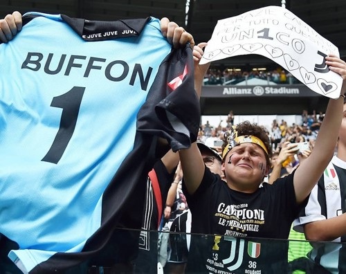 “Ngập nước mắt” trong ngày tạm biệt huyền thoại Buffon - 3 “Ngập nước mắt” trong ngày tạm biệt huyền thoại Buffon - 3