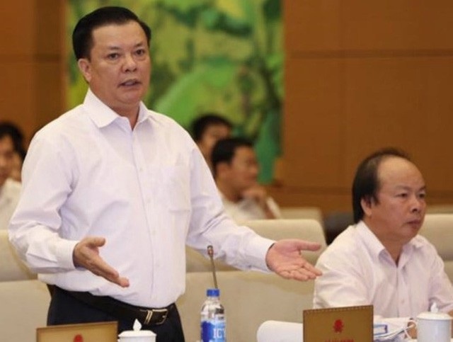 
Bộ trưởng Tài chính Đinh Tiến Dũng báo cáo vấn đề tại phiên họp của UB Thường vụ Quốc hội
