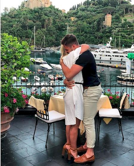 Trước thềm World Cup, thủ môn đội tuyển Anh tranh thủ cầu hôn bạn gái - 2 Annabel Peyton và Jack Butland sắp sửa về chung một nhà