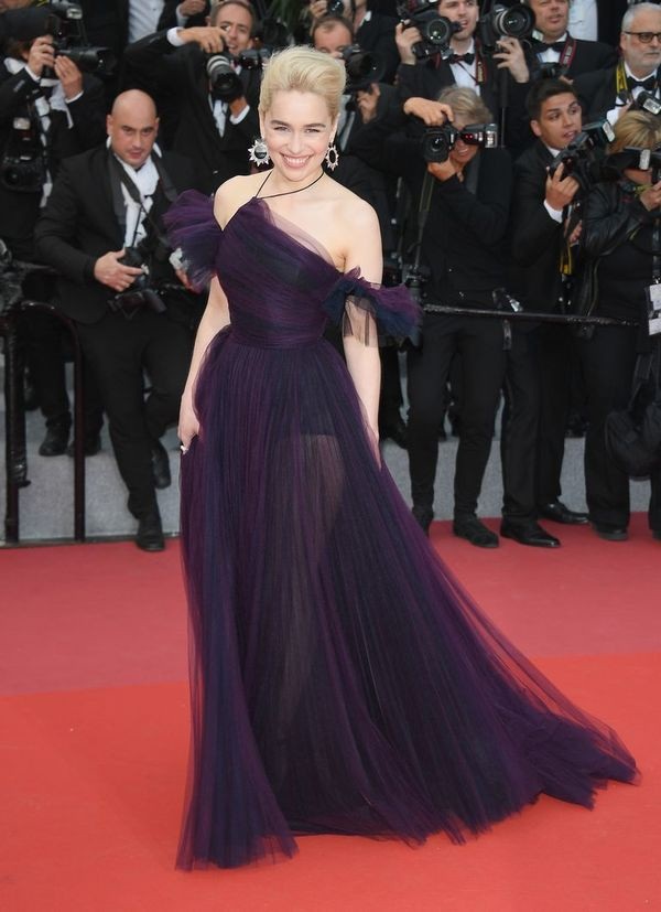 “Mẹ rồng nóng bỏng”... lạnh lùng với các lời mời diễn xuất - 3 Emilia Clarke xuất hiện tại LHP Cannes (Pháp) vừa diễn ra