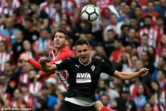 Torres lập cú đúp trong ngày chia tay Atletico và La Liga - 2
Eibar đã gây bất ngờ khi có được bàn thắng dẫn trước nhờ công Kike ở phút 35