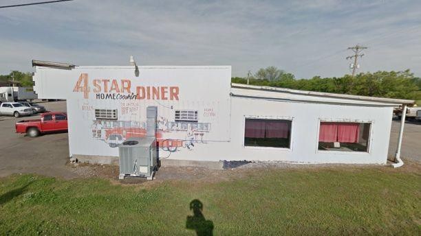 Nữ nhân viên phục vụ nhận hơn 40 triệu tiền boa từ người lái xe tải - 2
Nhà hàng 4 Star Diner, bang Oklahoma, Mỹ. Nguồn: Google Street View