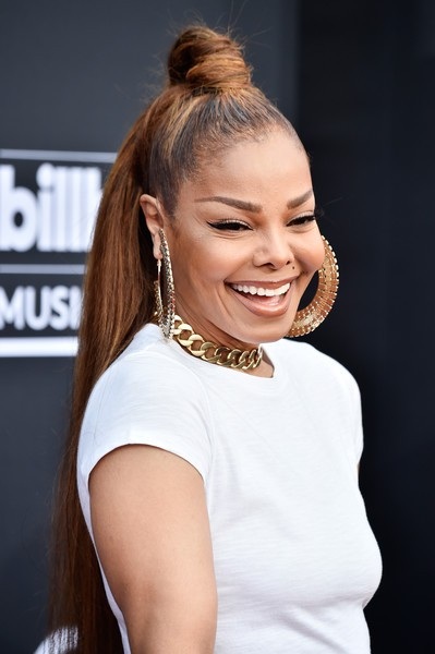 Taylor Swift bất ngờ tái xuất - 10
Janet Jackson thon gọn bất ngờ