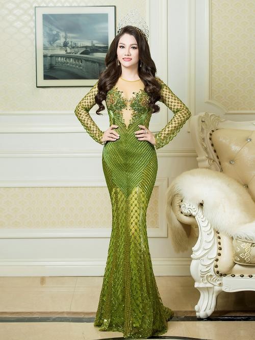 Jennifer Phạm, Kim Anh làm giám khảo thi hoa hậu - 8
Sau khi đăng quang Ms Vietnam New World 2017, Hoa hậu Doanh nhân Xuân Hương trở thành cố vấn sắc đẹp cho một số cuộc thi, tích cực tham gia từ thiện và phát huy thế mạnh kinh doanh.