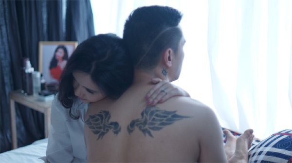 Ê-kíp “Người phán xử” tiền truyện nói gì khi bị chê lạm dụng bạo lực, chửi thề? - 5 Cảnh nóng của Phan Hải với Vân Điệp.