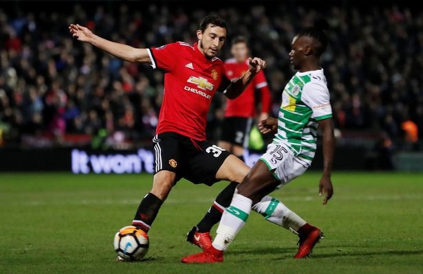 
Matteo Darmian (trái)
