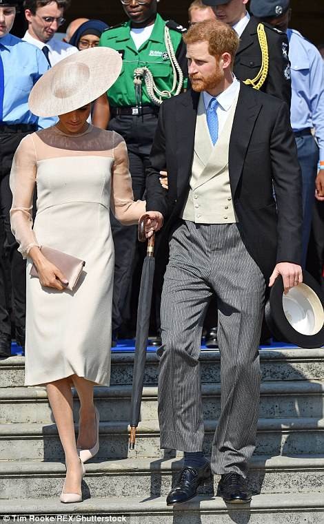 Công nương Meghan Markle thanh lịch tái xuất - 4
Đại gia đình hoàng tộc dự sự kiện tôn vinh thái tử Charles